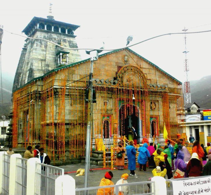 Kedarnath Lord Shiva Temple Decorated with Flowers Photos, images,  wallpapers - Religious Wallpaper, Hindu God Pictures, Free HD Hindu God  Images Download, Indian God Photos, Goddesses , Gurdwara, Temples in India,  Historical