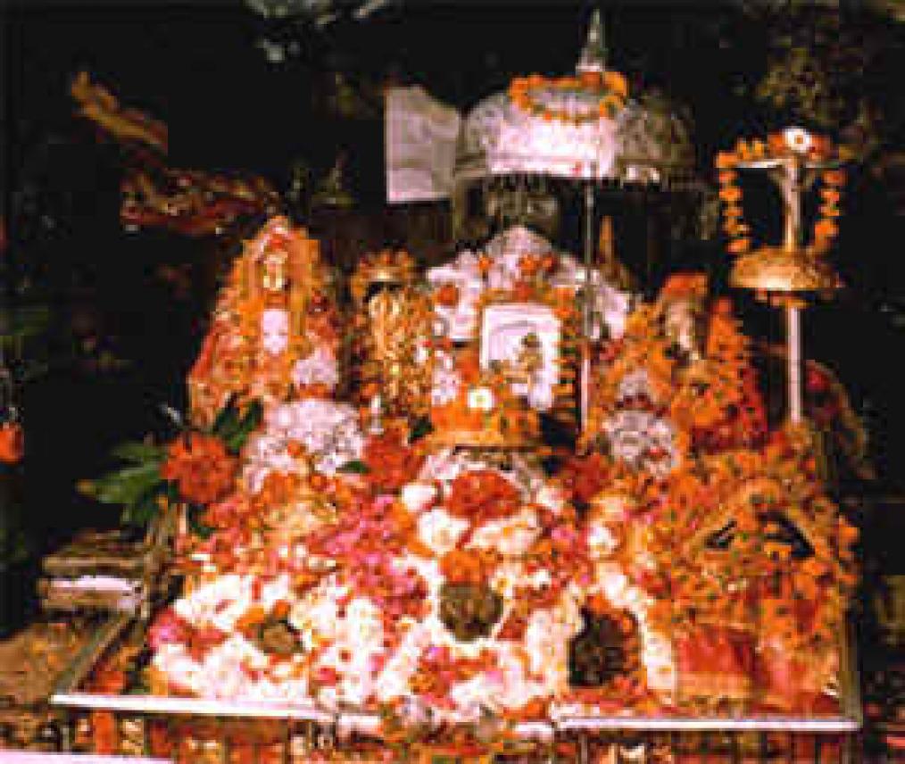 shri-vaishno-devi-temple Pindi Photo wallpaper - Religious Wallpaper, Hindu  God Pictures, Free HD Hindu God Images Download, Indian God Photos,  Goddesses , Gurdwara, Temples in India, Historical Places, Tourist  Attraction Places
